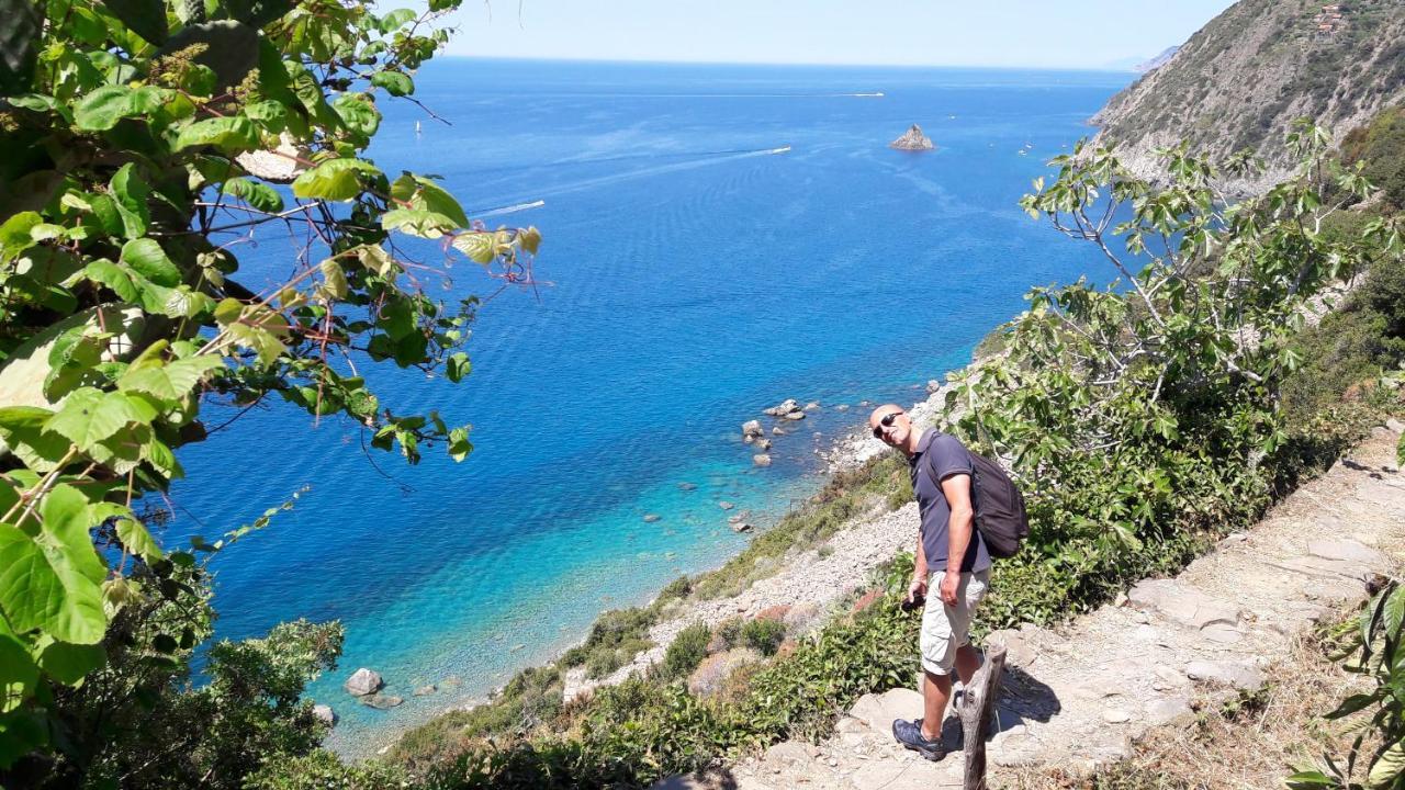 Mansard Apart Alba - Sea 5 Terre-Trekking-Excursions-Relax Сан-Таренцо Экстерьер фото